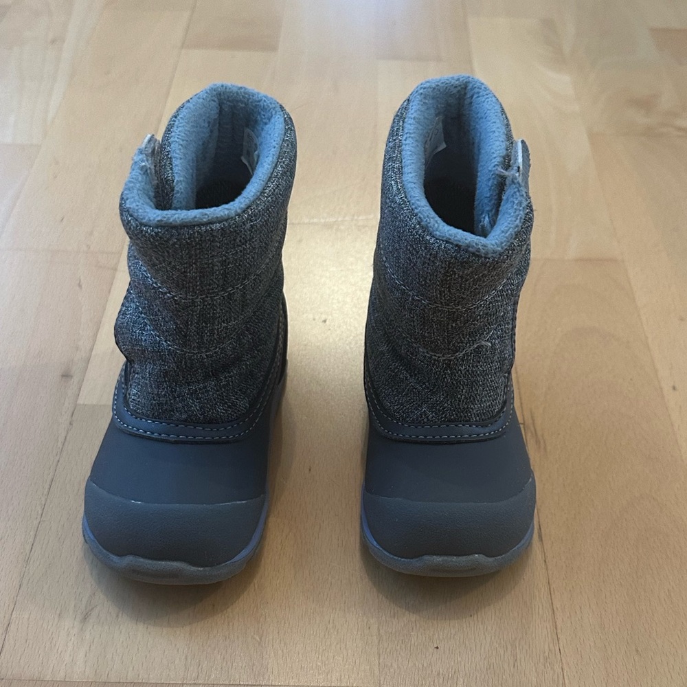 See Kai Run toddler snow boots size 7